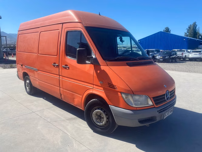 FURGON  Marca: MERCEDES BENZ Modelo: SPRINTER 313 CDI Año: 2011