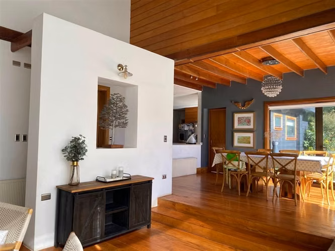 Casa en venta de 7 dorm. en Puerto Varas