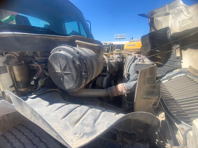 CAMION PLUMA Marca: INTERNATIONAL Modelo: 4400 Año: 2006