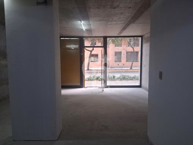 Local Comercial en Barrio Universitario 61 m2