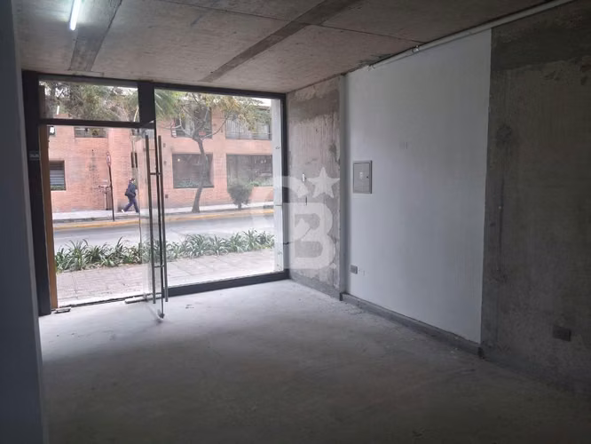 Local Comercial en Barrio Universitario 61 m2