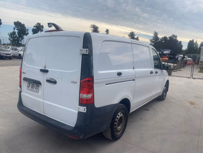 FURGON Marca: MERCEDES BENZ Modelo: VITO 111 CDI Año: 2017