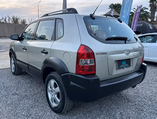 HYUNDAI TUCSON 2.0 GL 2WD 2006