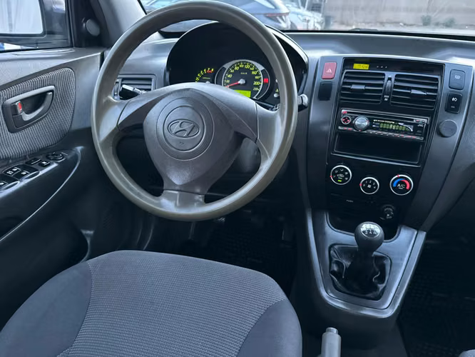 HYUNDAI TUCSON 2.0 GL 2WD 2006
