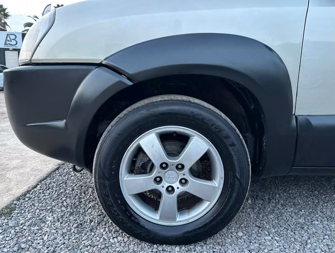 HYUNDAI TUCSON 2.0 GL 2WD 2006