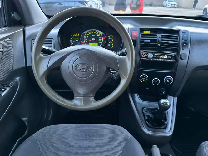HYUNDAI TUCSON 2.0 GL 2WD 2006
