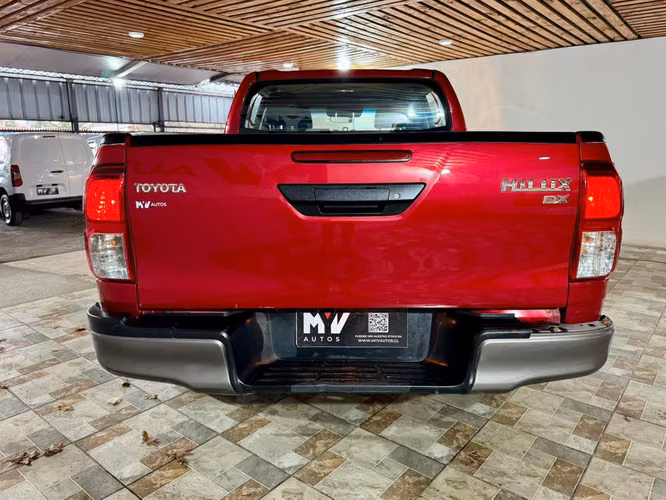 TOYOTA HILUX DX 4x4 2022