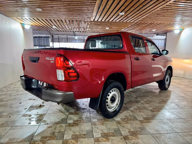 TOYOTA HILUX DX 4x4 2022