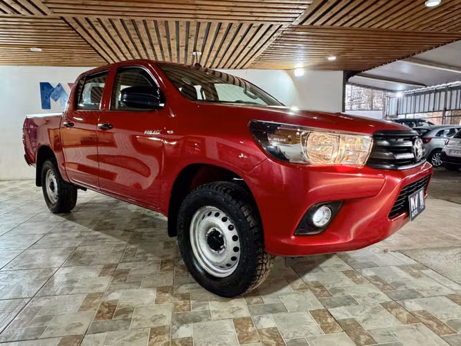 TOYOTA HILUX DX 4x4 2022