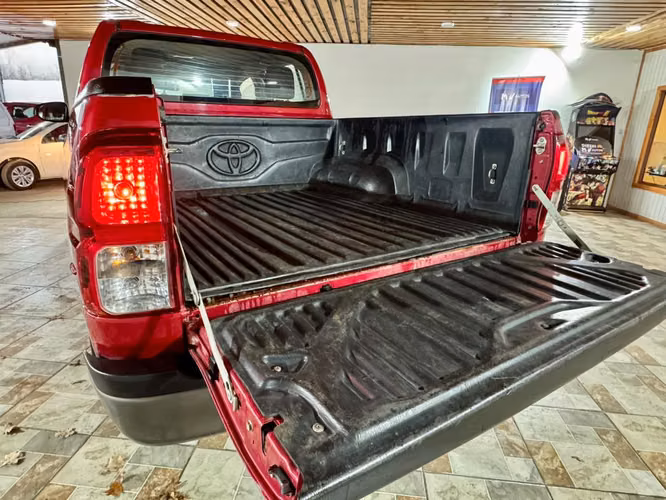 TOYOTA HILUX DX 4x4 2022