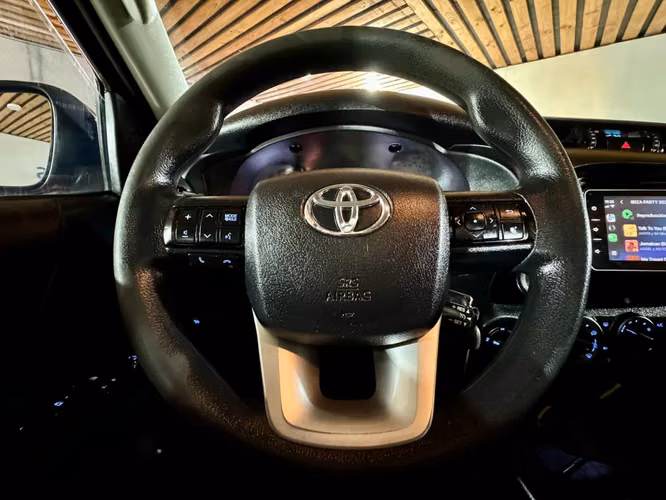 TOYOTA HILUX DX 4x4 2022