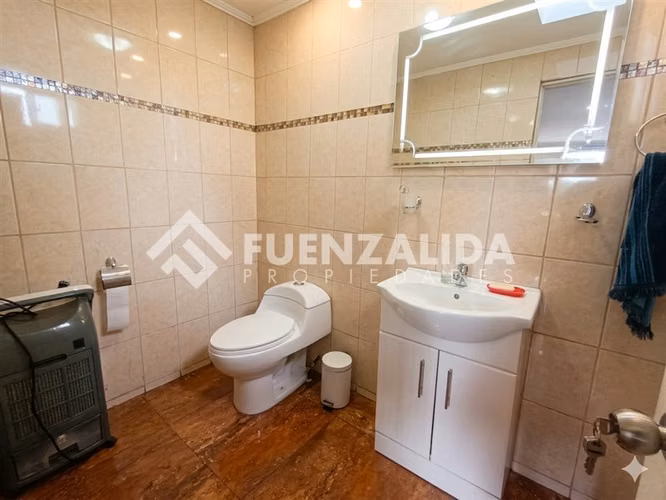 Casa en venta de 7 dorm. en Maipú