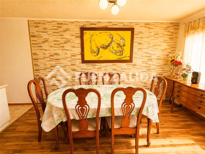 Casa en venta de 7 dorm. en Maipú