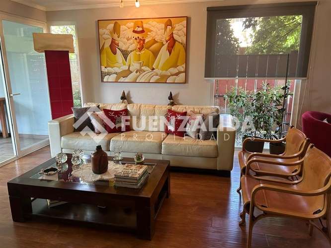 Casa en venta de 5 dorm. en Peñalolén