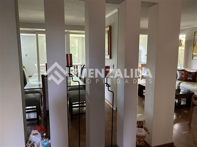 Casa en venta de 5 dorm. en Peñalolén