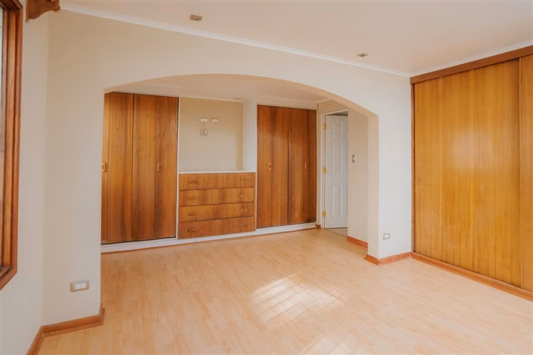 Casa en arriendo de 4 dorm. en La Serena