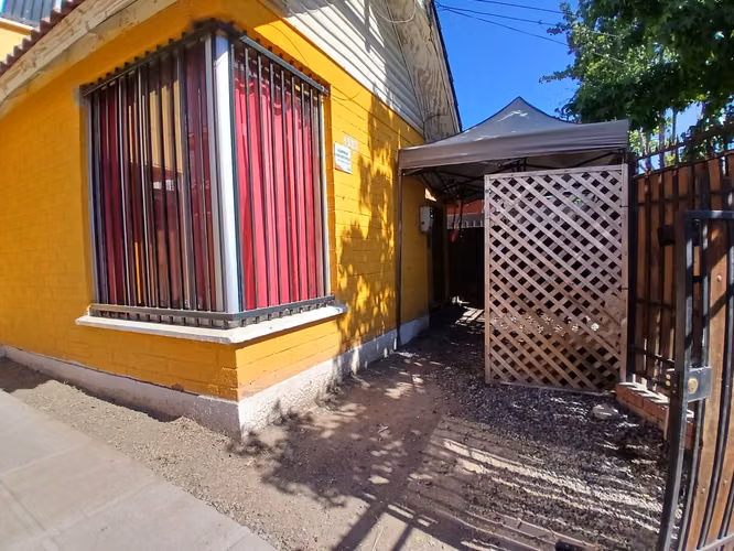 Arriendo Casa 3D, 2B en Condominio.  Cerca Colegio Manquecura Ciudad del Este - Imagen 2