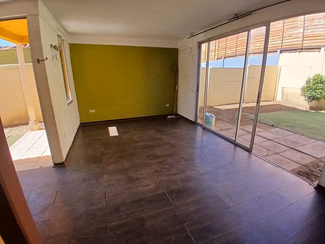 Arriendo Casa 3D, 2B en Condominio.  Cerca Colegio Manquecura Ciudad del Este - Imagen 4