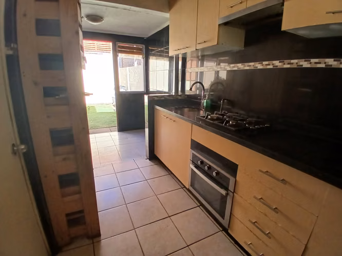 Arriendo Casa 3D, 2B en Condominio.  Cerca Colegio Manquecura Ciudad del Este - Imagen 12