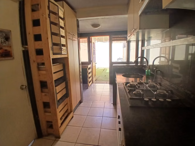 Arriendo Casa 3D, 2B en Condominio.  Cerca Colegio Manquecura Ciudad del Este - Imagen 10