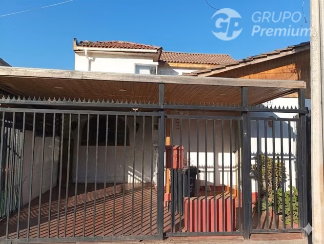 Hermosa casa,con gran ampliación, cocina equipada, y patio.