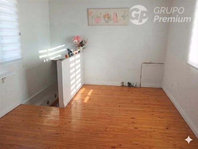 Hermosa casa,con gran ampliación, cocina equipada, y patio.
