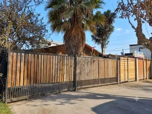 Casa en venta en avenida Gabriela para negocio Puente Alto