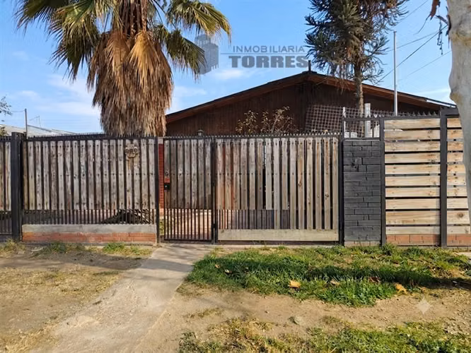 Casa en venta en avenida Gabriela para negocio Puente Alto