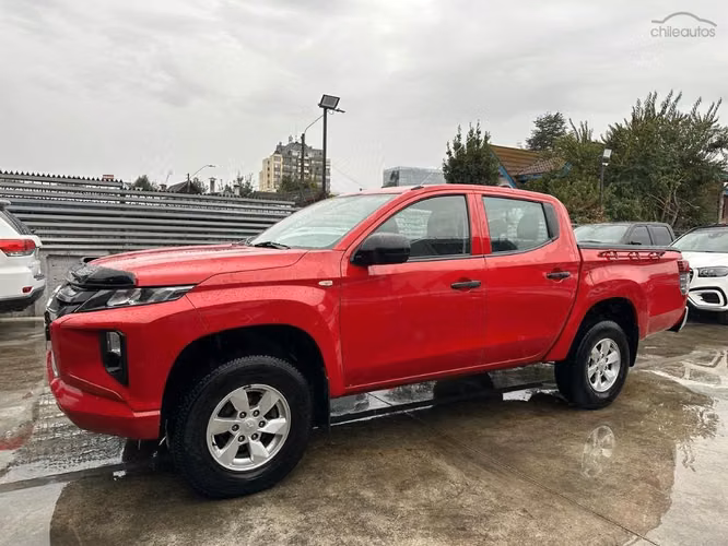 Mitsubishi L200 2.4 TD Katana CD CRM 4WD