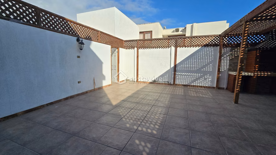 Casa 4D en Costa Laguna | Acceso a Laguna Artificial y Condominio Seguro