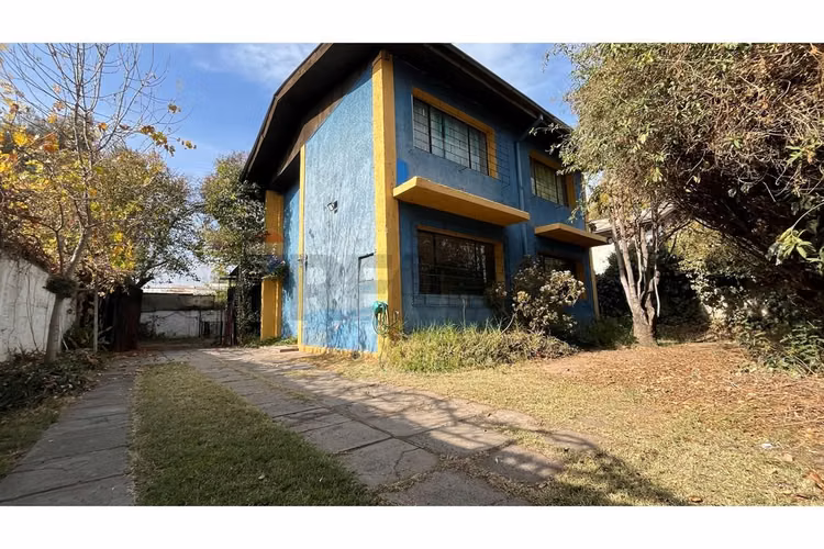 Amplia casa + dpto en macul: vivienda o negocio