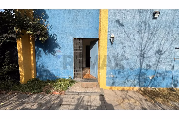 Amplia casa + dpto en macul: vivienda o negocio