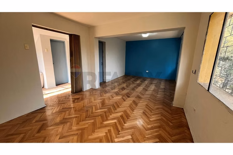 Amplia casa + dpto en macul: vivienda o negocio
