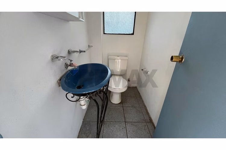 Amplia casa + dpto en macul: vivienda o negocio