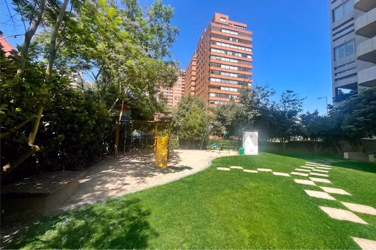Nuevo precio! 3dorm,+ sala estar +2 est, l7 metro