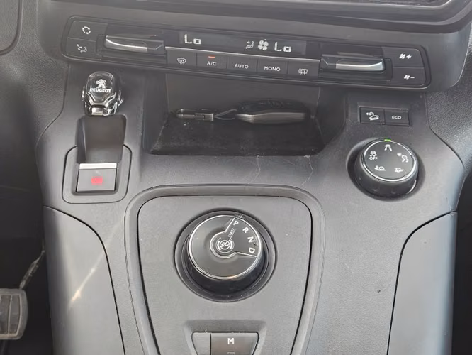 Peugeot Rifter Rifter Allure Bluehdi 1.5 Aut 2023 - Imagen 13