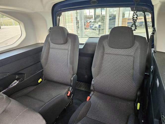 Peugeot Rifter Rifter Allure Bluehdi 1.5 Aut 2023 - Imagen 10