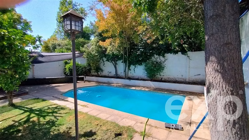 Casa en arriendo de 4 dorm. en Peñalolén