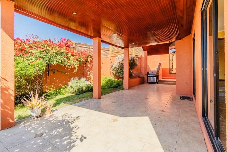 VENDO CASA  EN JARDINES DEL SUR DE LA CIUDAD DE ANTOFAGASTA