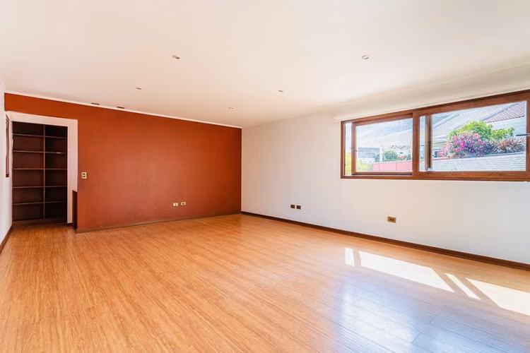 VENDO CASA  EN JARDINES DEL SUR DE LA CIUDAD DE ANTOFAGASTA