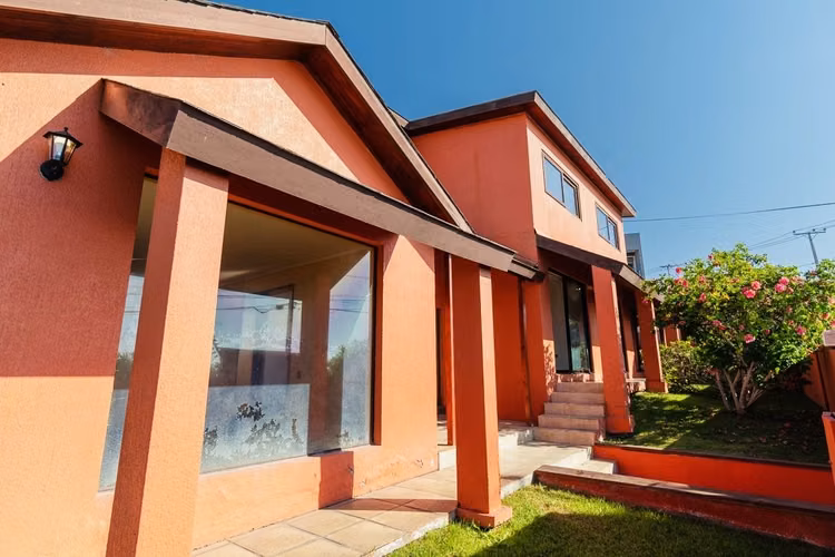 VENDO CASA  EN JARDINES DEL SUR DE LA CIUDAD DE ANTOFAGASTA