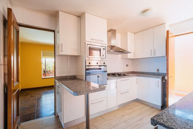 VENDO CASA  EN JARDINES DEL SUR DE LA CIUDAD DE ANTOFAGASTA