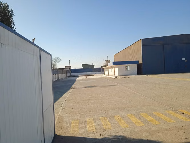 VENTA SITIO CON  GALPONES Y EQUIPAMIENTO EN EL BARRIO INDUSTRIAL LA NEGRA DE LA CIUDAD DE ANTOFAGASTA