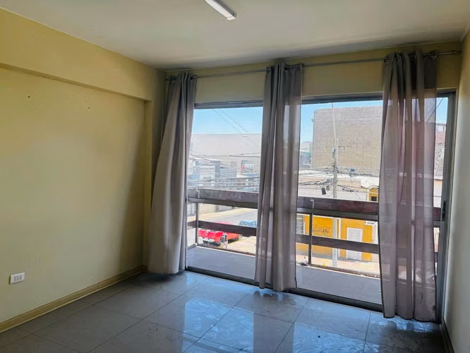 ARRIENDO AMPLIA OFICINA EN URIBE SECTOR  CENTRO DE LA  CIUDAD DE ANTOFAGASTA. - Imagen 2