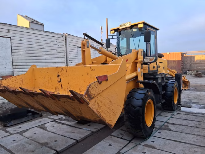 Retroexcavadora y cargadora Hengwang HW25-30 2023