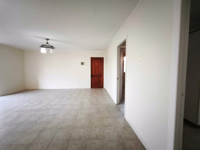CASA CON AMPLIO PATIO. CALLE LARGA (169551)