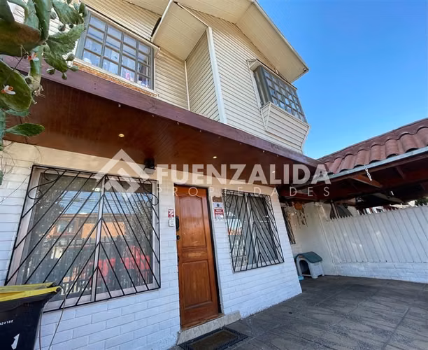 Casa en venta de 4 dorm. en Maipú