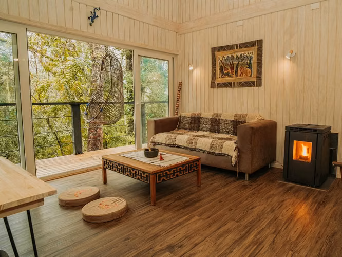Hermosa Casa Nueva en Parcela de 5.000 m² Cerca de Valdivia | Bosque Nativo, Tinaja y Entorno Privilegiado !!!