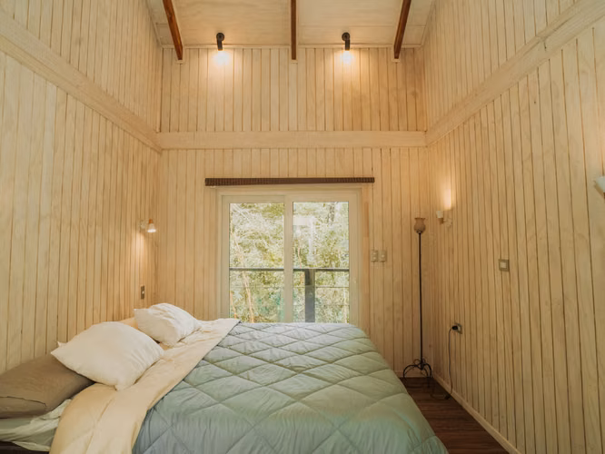 Hermosa Casa Nueva en Parcela de 5.000 m² Cerca de Valdivia | Bosque Nativo, Tinaja y Entorno Privilegiado !!!