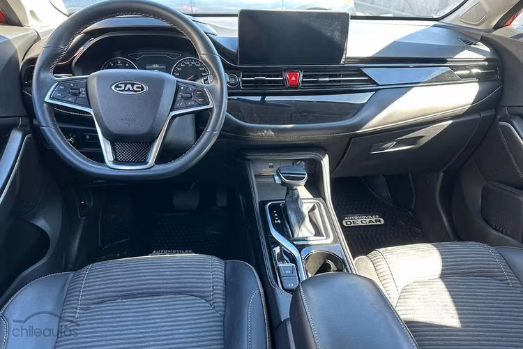 JAC Js4 1.5T Luxury CVT